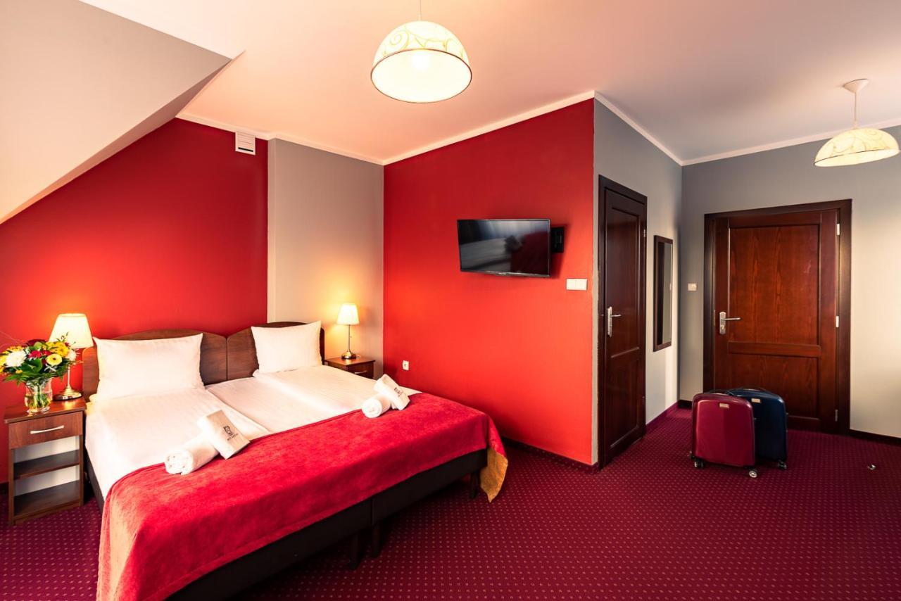 דובצ'צה Hotel Kasztelan מראה חיצוני תמונה
