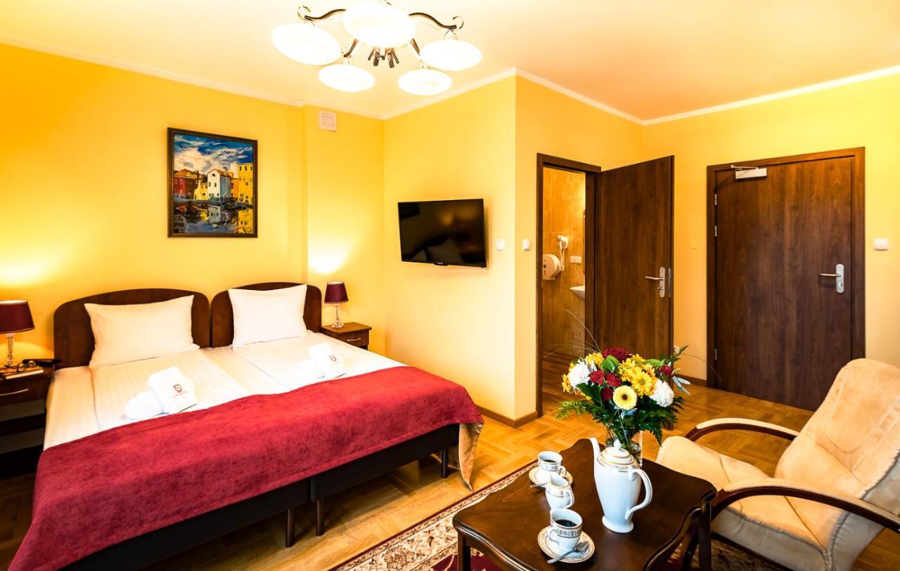 דובצ'צה Hotel Kasztelan מראה חיצוני תמונה