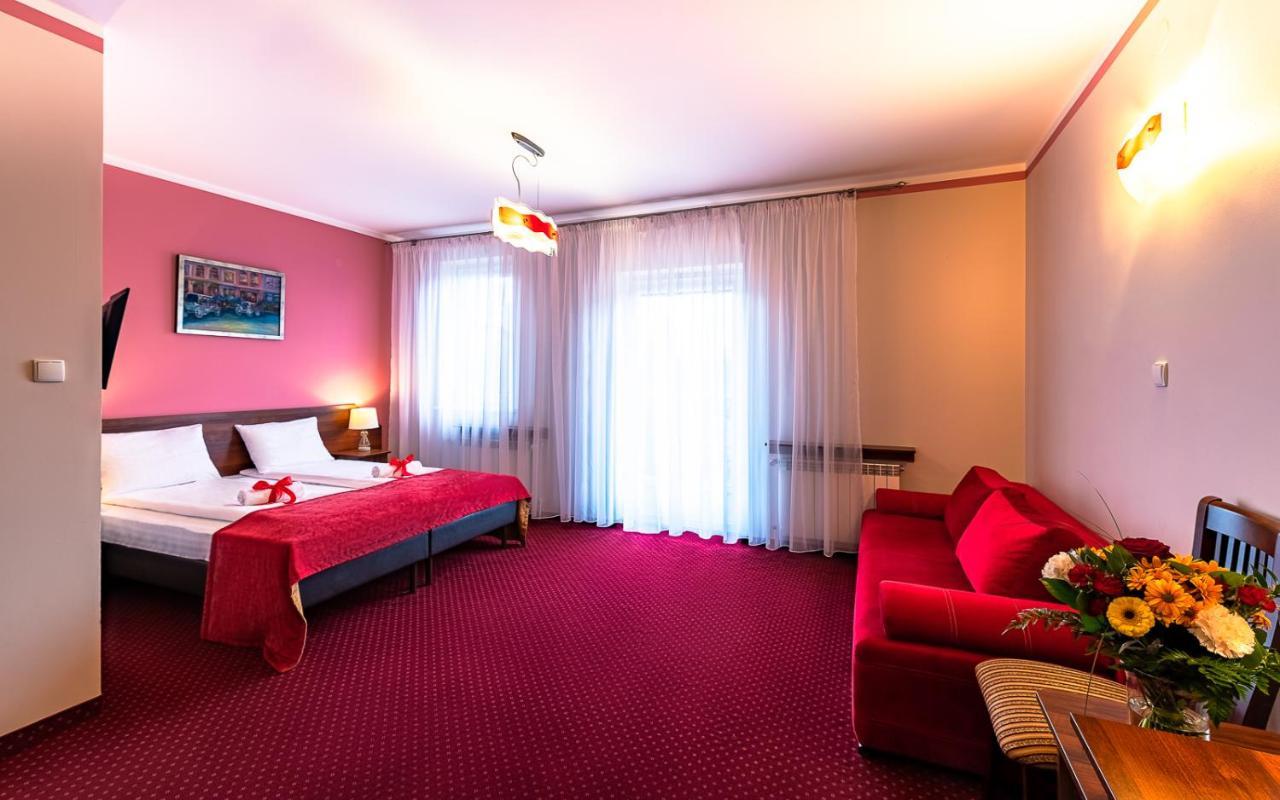 דובצ'צה Hotel Kasztelan מראה חיצוני תמונה
