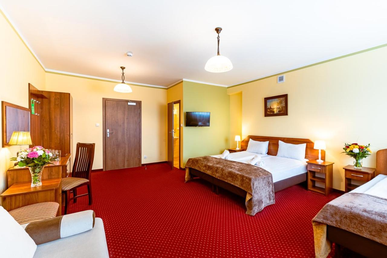 דובצ'צה Hotel Kasztelan מראה חיצוני תמונה