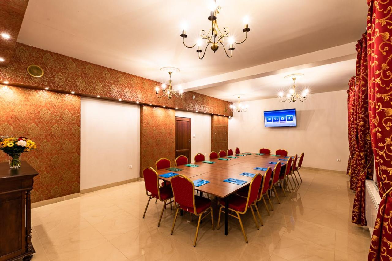 דובצ'צה Hotel Kasztelan מראה חיצוני תמונה