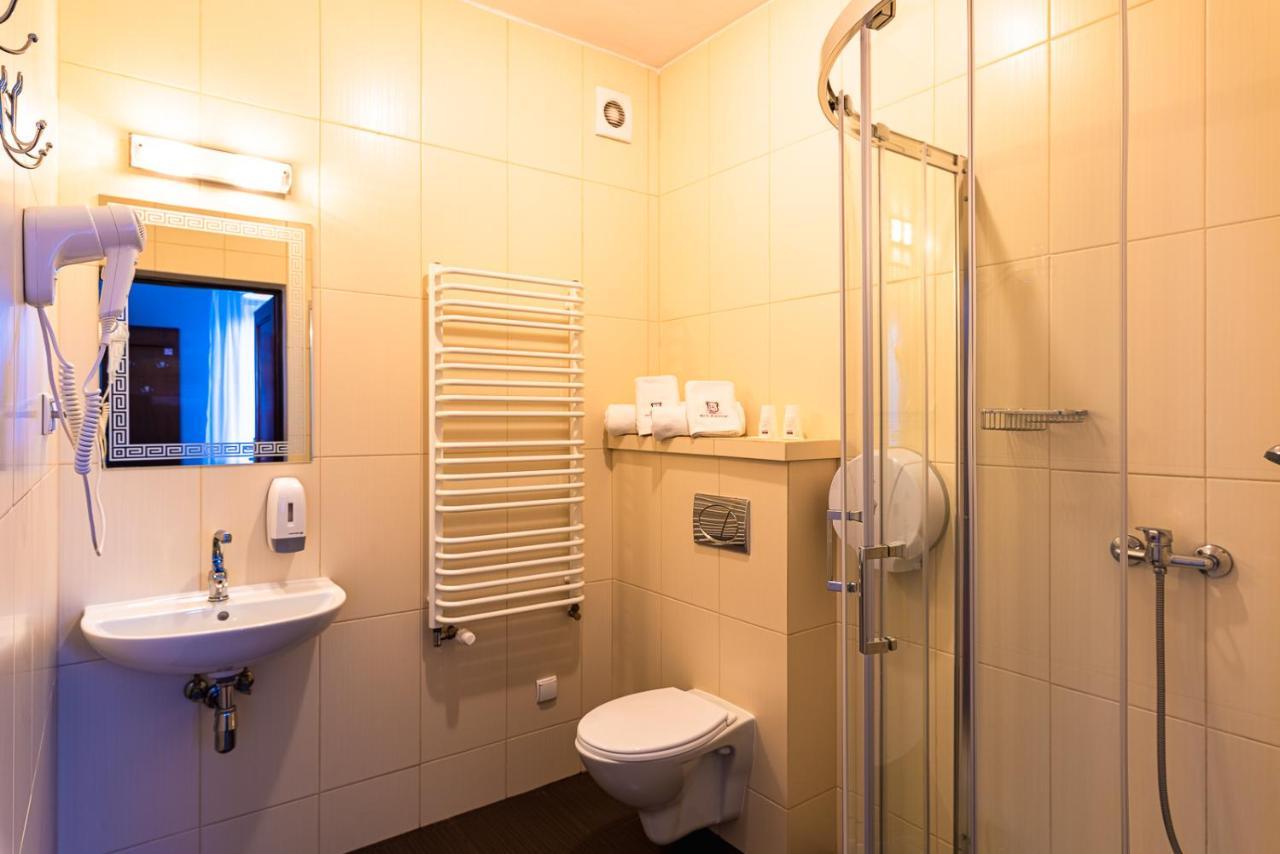 דובצ'צה Hotel Kasztelan מראה חיצוני תמונה