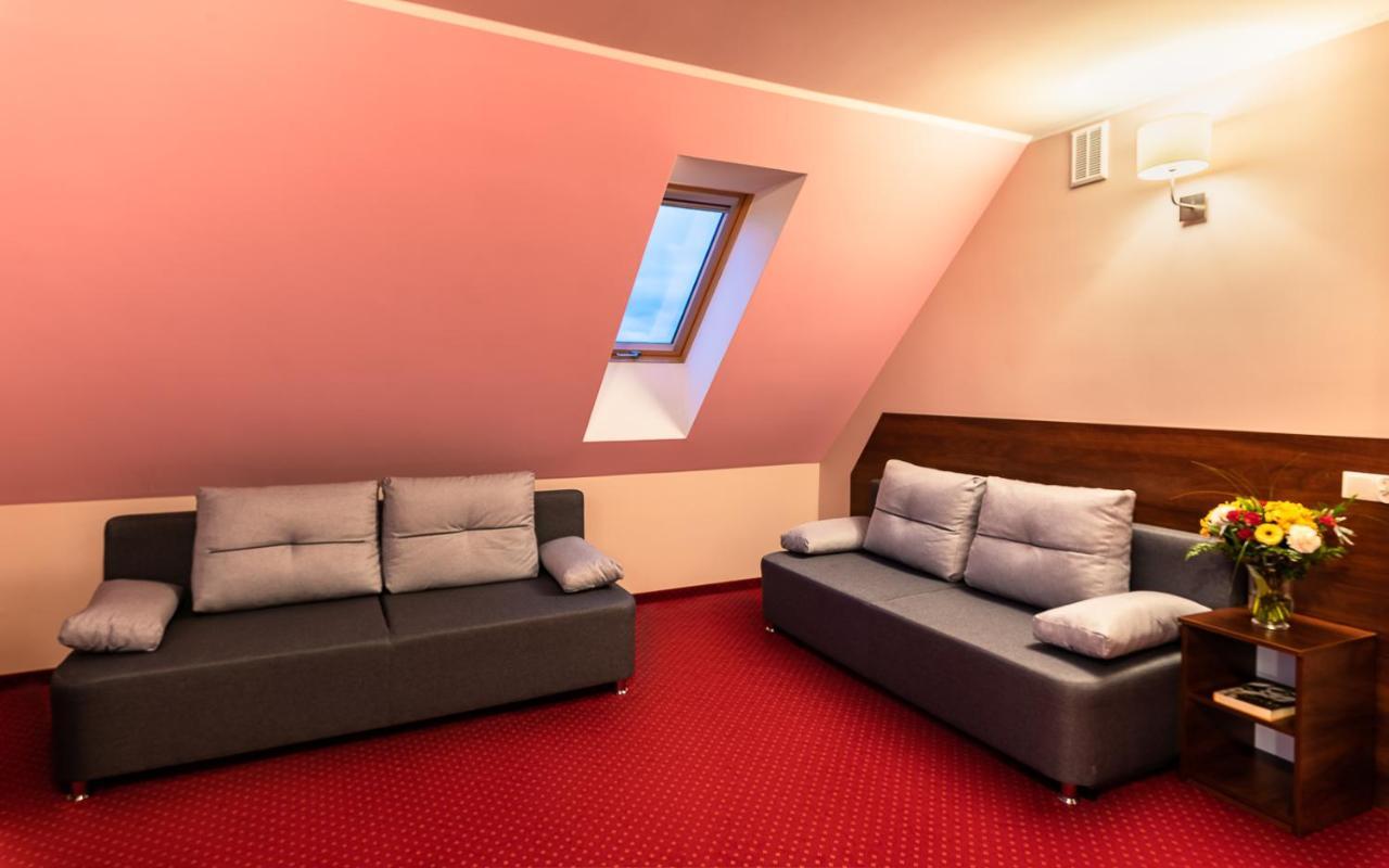 דובצ'צה Hotel Kasztelan מראה חיצוני תמונה