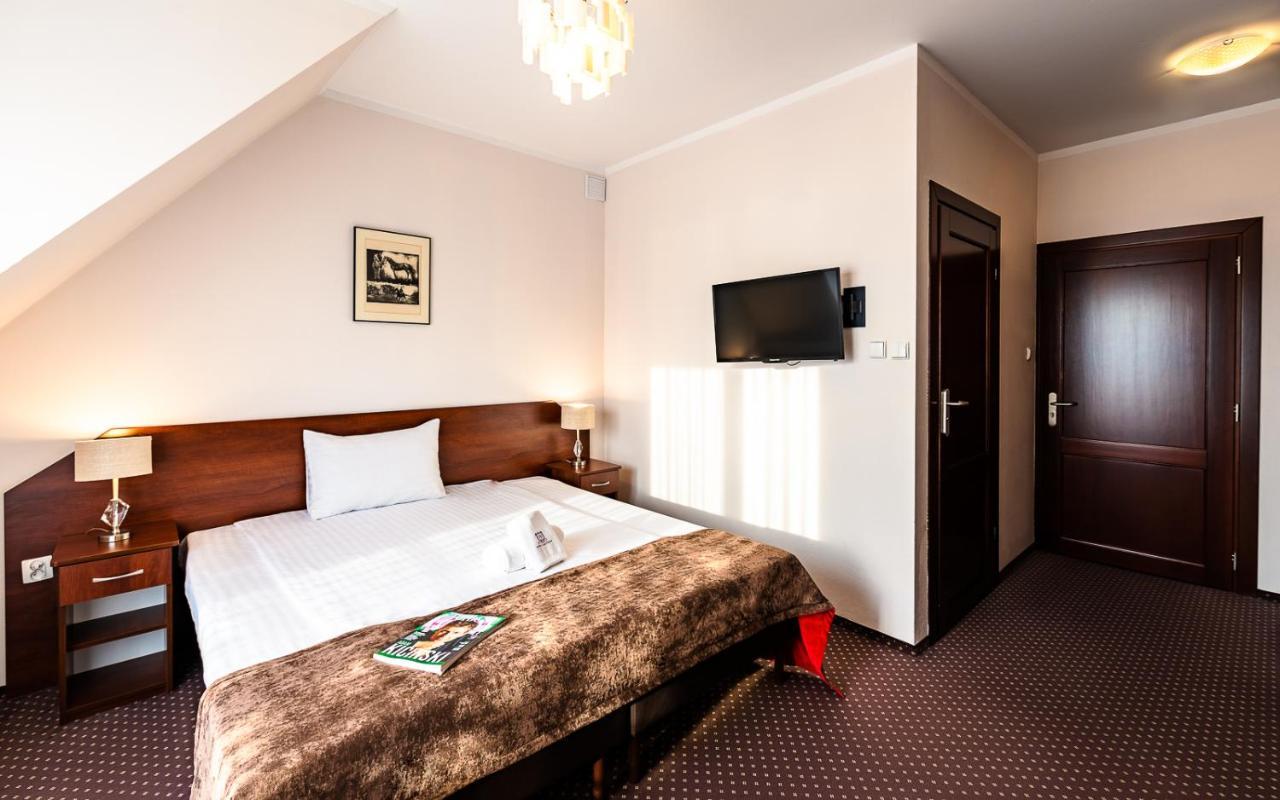 דובצ'צה Hotel Kasztelan מראה חיצוני תמונה