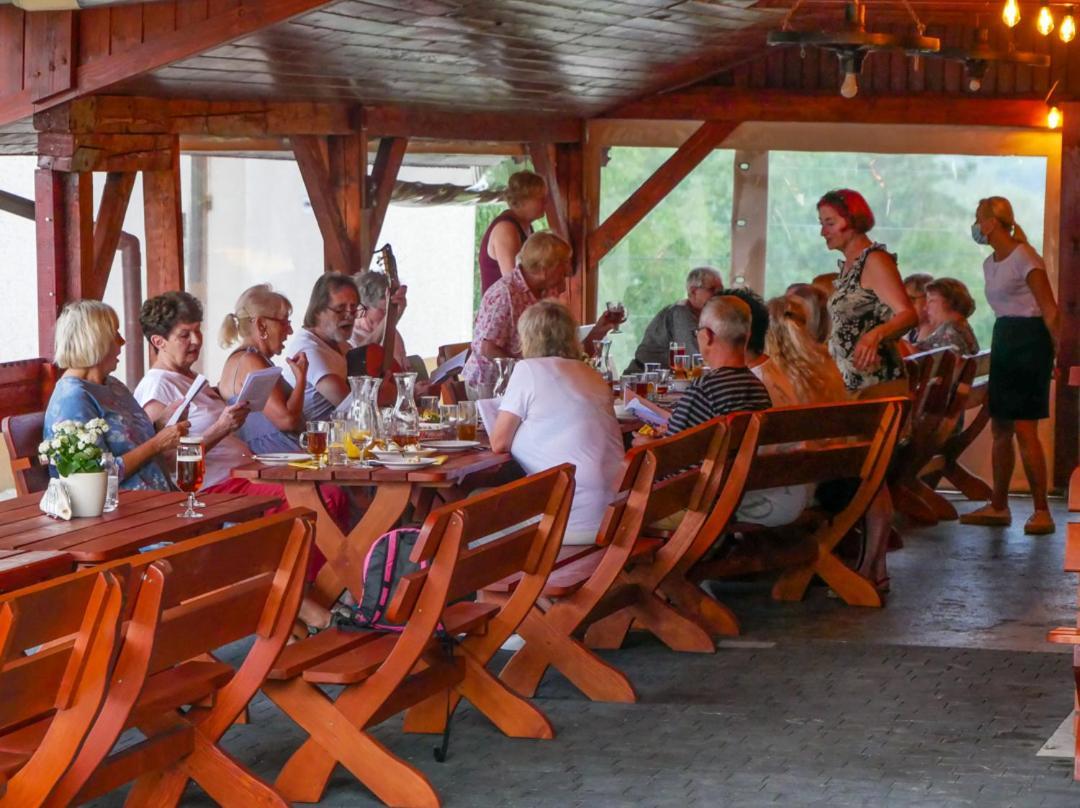 דובצ'צה Hotel Kasztelan מראה חיצוני תמונה